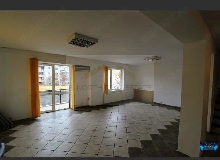 Vitan Spatiu de inchiriat 220 mp  Mall Vitan  Ideal birouri / cabinete / showroom