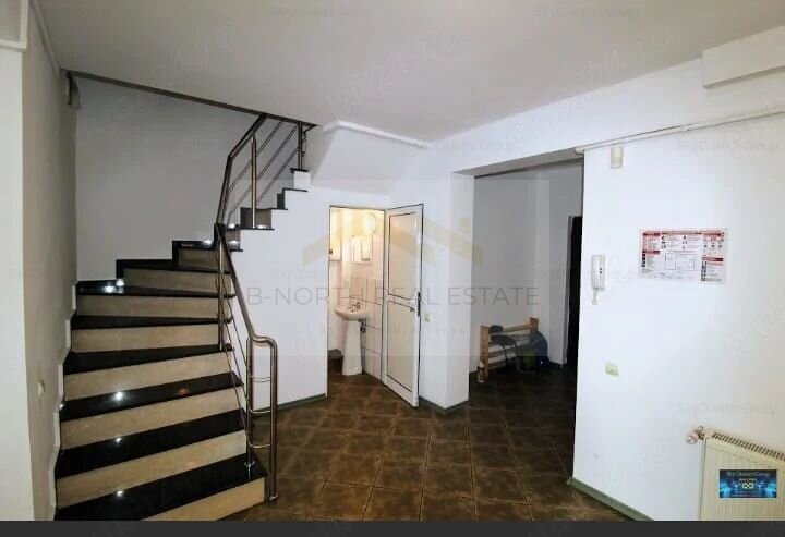 Vitan Spatiu de inchiriat 220 mp  Mall Vitan  Ideal birouri / cabinete / showroom