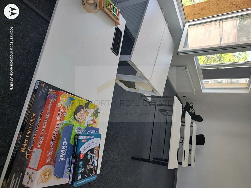Vitan Spatiu de inchiriat 220 mp  Mall Vitan  Ideal birouri / cabinete / showroom